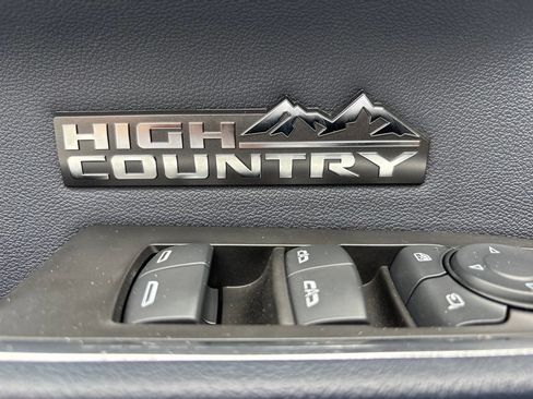Used 2024 Chevrolet Silverado 1500 High Country w/ Technology Package AWD/4WD image 32