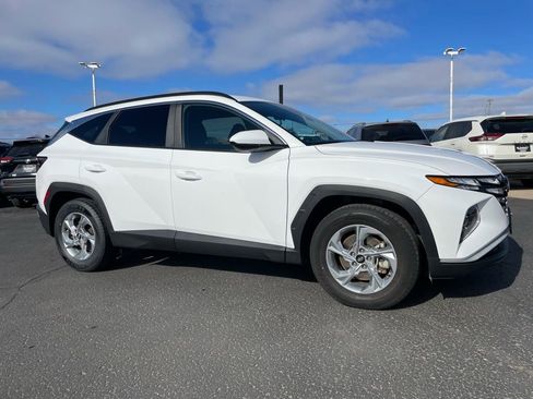 Used 2024 Hyundai Tucson SEL FWD image 2