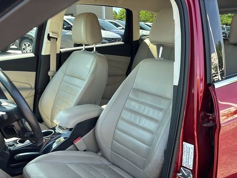 Used 2015 Ford Escape Titanium image 10