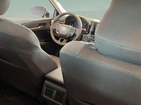 Certified 2025 Toyota Camry LE w/ Convenience Package FWD image 31