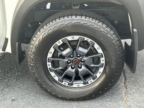 Used 2025 Nissan Frontier PRO-4X w/ Pro Convenience Package image 23
