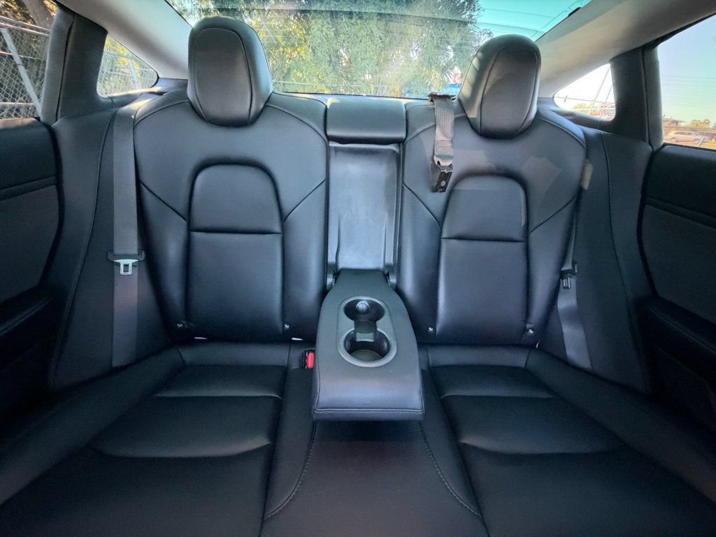 Used 2018 Tesla Model 3 Long Range RWD image 17