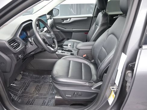 Used 2025 Ford Escape Platinum AWD/4WD image 30
