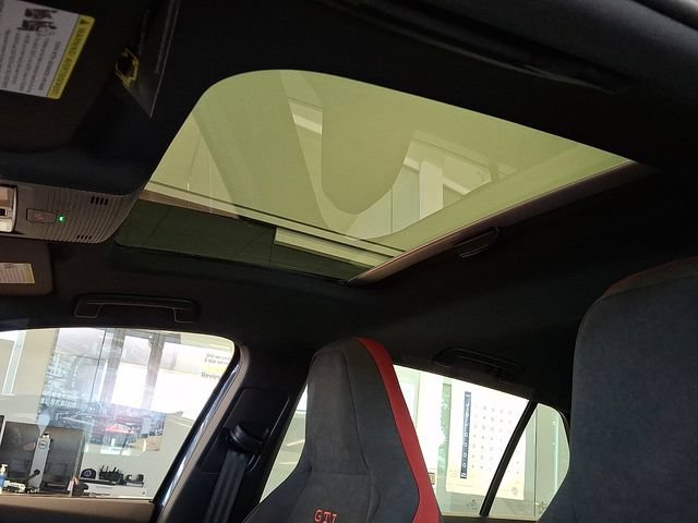 New 2026 Volkswagen GTI SE FWD image 12