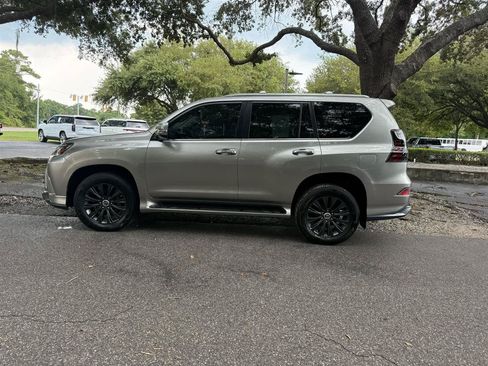 Used 2023 Lexus GX 460 Premium w/ Accessory Package AWD/4WD image 8