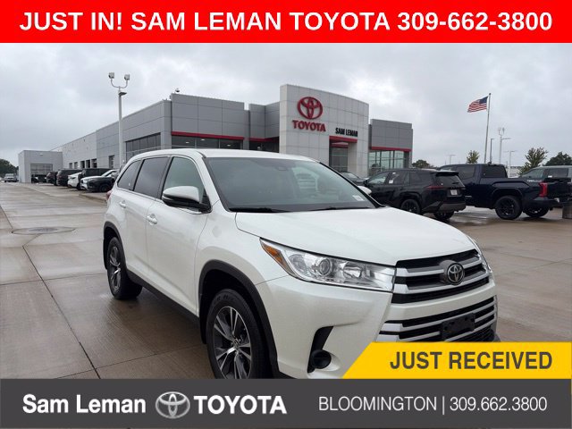 Used 2019 Toyota Highlander LE FWD image 1