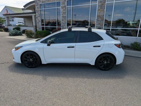 Used 2020 Toyota Corolla SE w/ Carpet Mat Package FWD image 2