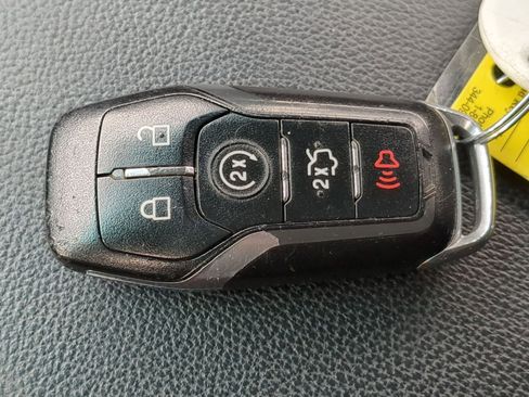 Used 2016 Ford Explorer XLT w/ Equipment Group 202A image 40