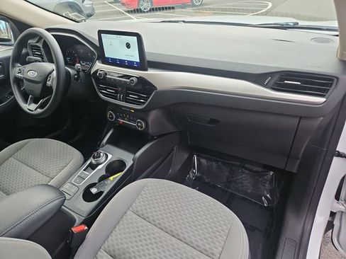 Used 2020 Ford Escape SE image 28