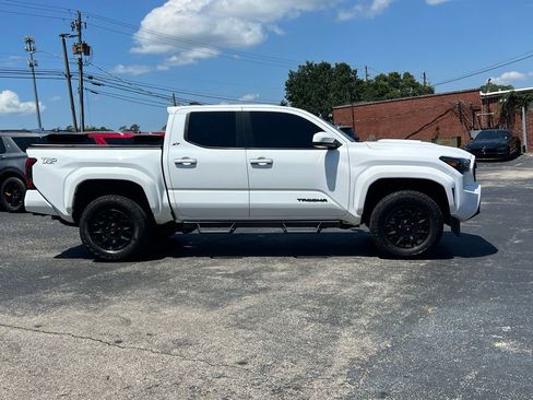 Used 2024 Toyota Tacoma TRD Sport RWD image 9