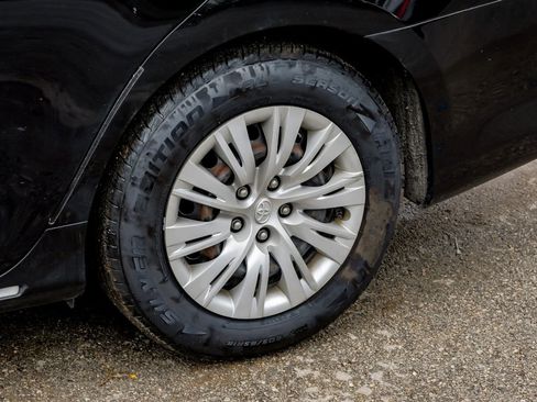 Used 2012 Toyota Camry LE image 55