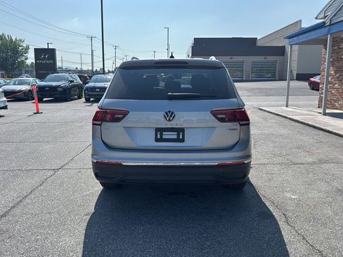 Used 2023 Volkswagen Tiguan SE AWD/4WD image 4