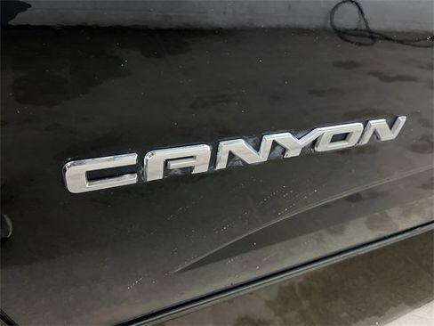 Used 2017 GMC Canyon 2WD Crew Cab image 8