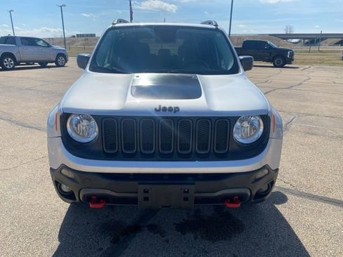 Used 2016 Jeep Renegade Trailhawk image 6