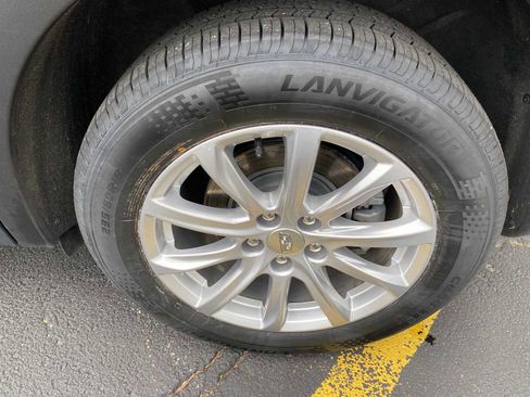 Used 2023 Cadillac XT4 Luxury w/ Cold Weather Package FWD image 45