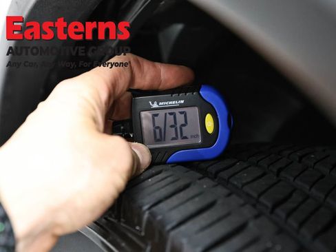 Used 2023 Nissan Rogue SV image 26