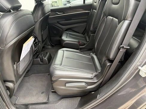 Used 2024 Jeep Grand Cherokee L Limited w/ Luxury Tech Group II AWD/4WD image 11