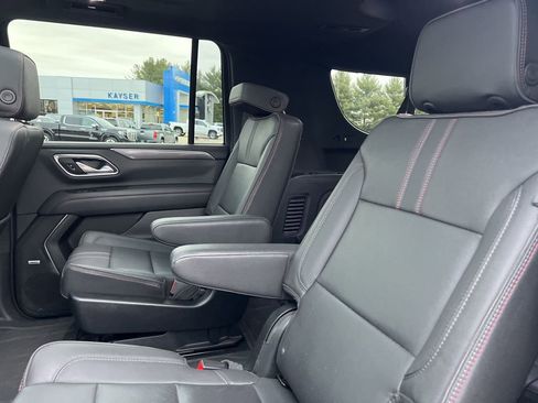 Used 2022 Chevrolet Suburban RST w/ Luxury Package image 31