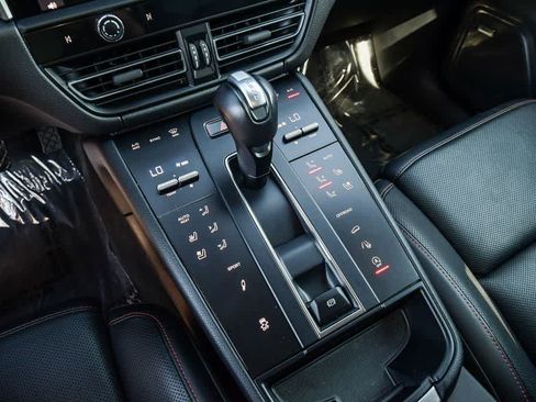 Used 2024 Porsche Macan S AWD/4WD image 24