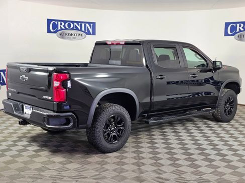 Used 2022 Chevrolet Silverado 1500 ZR2 w/ Technology Package AWD/4WD image 5