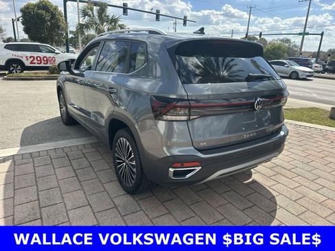 Certified 2025 Volkswagen Taos SE image 8