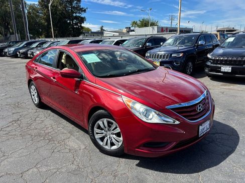 Used 2011 Hyundai Sonata GLS FWD image 2