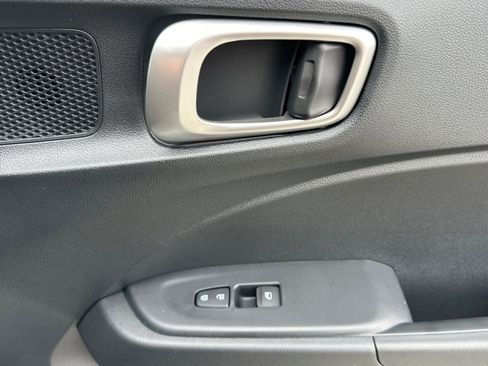 New 2025 Hyundai Venue SEL image 19