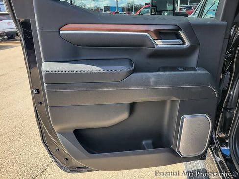 Used 2025 GMC Sierra 1500 Denali w/ Denali Reserve Package AWD/4WD image 19
