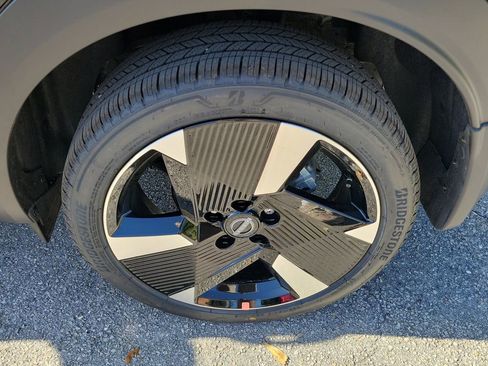 New 2026 Nissan Kicks SR image 9