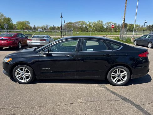 Used 2018 Ford Fusion SE FWD image 8