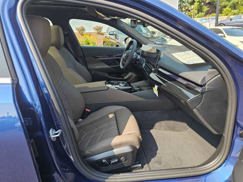 Used 2026 BMW i5 eDrive40 image 10