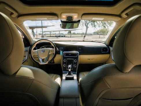 Used 2016 Volvo S60 T5 Premier w/ Convenience Package image 22