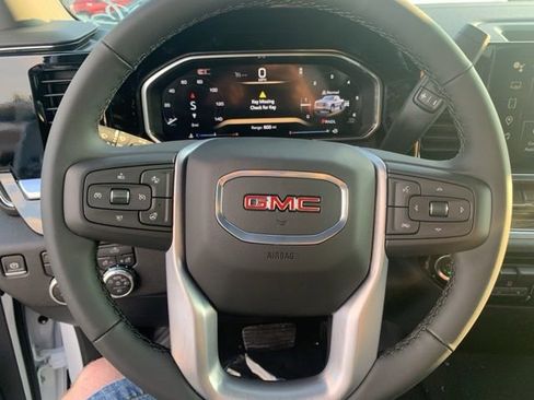 New 2026 GMC Sierra 1500 Elevation image 15