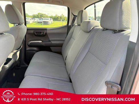 Used 2018 Toyota Tacoma SR5 RWD image 26
