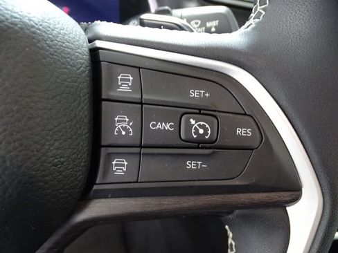 Certified 2023 Jeep Grand Cherokee L Limited AWD/4WD image 8