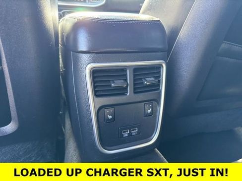Used 2019 Dodge Charger SXT w/ Leather Interior Group image 23