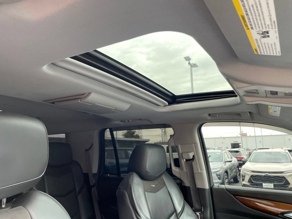 Used 2015 Cadillac Escalade Luxury AWD/4WD image 14