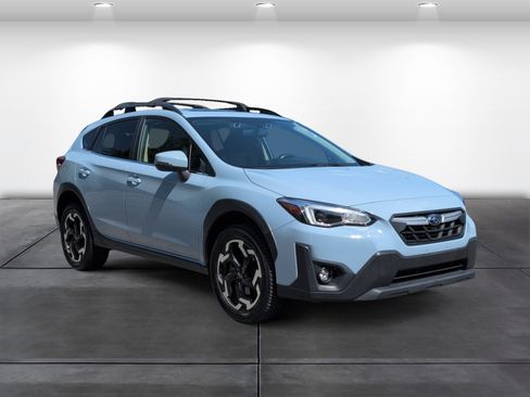 Used 2022 Subaru Crosstrek 2.5i Limited w/ Moonroof Package 2 AWD/4WD image 2