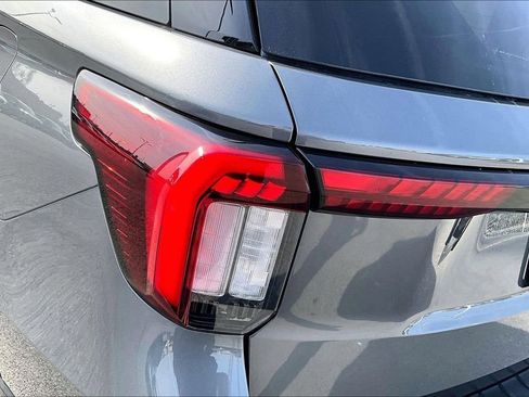 Certified 2025 Ford Explorer ST-Line w/ Premium Package AWD/4WD image 30