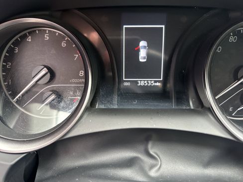 Used 2023 Toyota Camry SE image 14