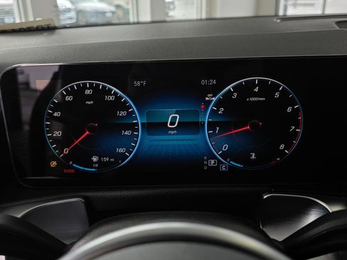 Used 2023 Mercedes-Benz GLB 250 4MATIC image 32