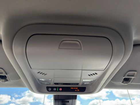 Used 2024 Chevrolet Equinox LT AWD/4WD image 23