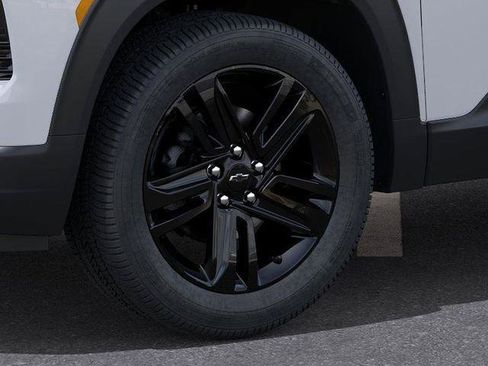 New 2026 Chevrolet TrailBlazer LT w/ Midnight Edition AWD/4WD image 9