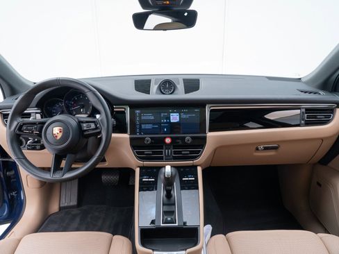 Certified 2026 Porsche Macan AWD/4WD image 29