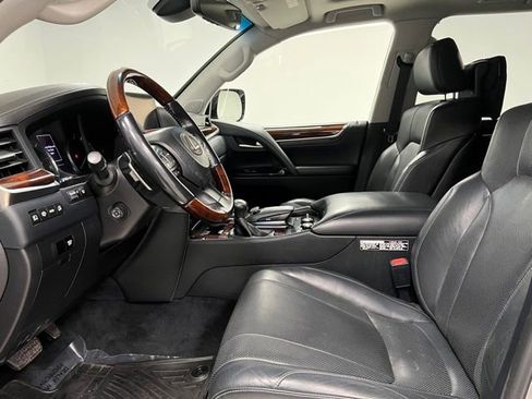 Used 2016 Lexus LX 570 4WD w/ Luxury Package image 20