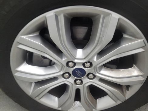 Used 2021 Ford Edge Titanium w/ Cargo Accessory Package FWD image 31
