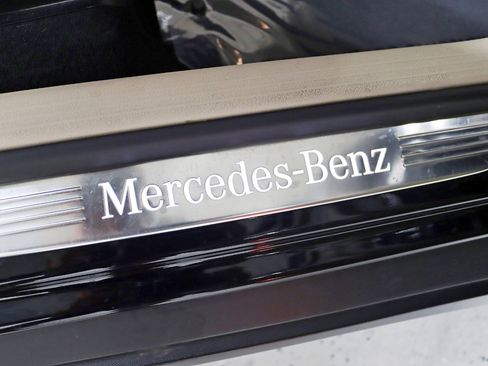 Used 2017 Mercedes-Benz GLC 300 4MATIC w/ Premium 2 Package image 14