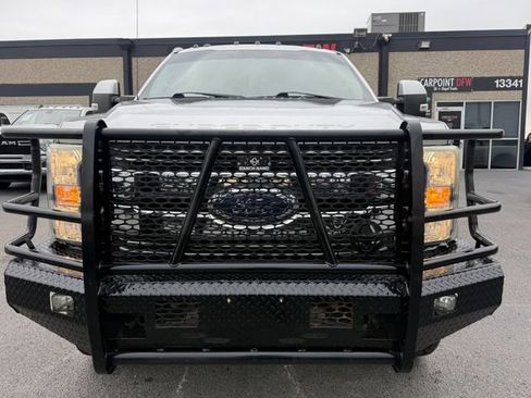 Used 2017 Ford F350 Lariat w/ Lariat Value Package AWD/4WD image 4