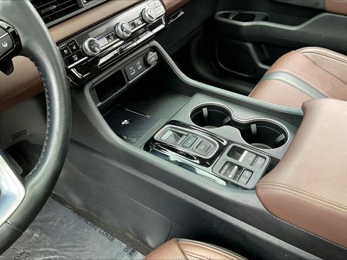 Used 2023 Honda Pilot Elite image 18