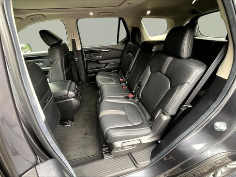 Used 2025 Honda Pilot Touring image 22